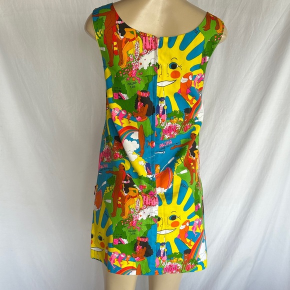 Colorful Sleeveless Graphic Dress - Picture 9 of 17